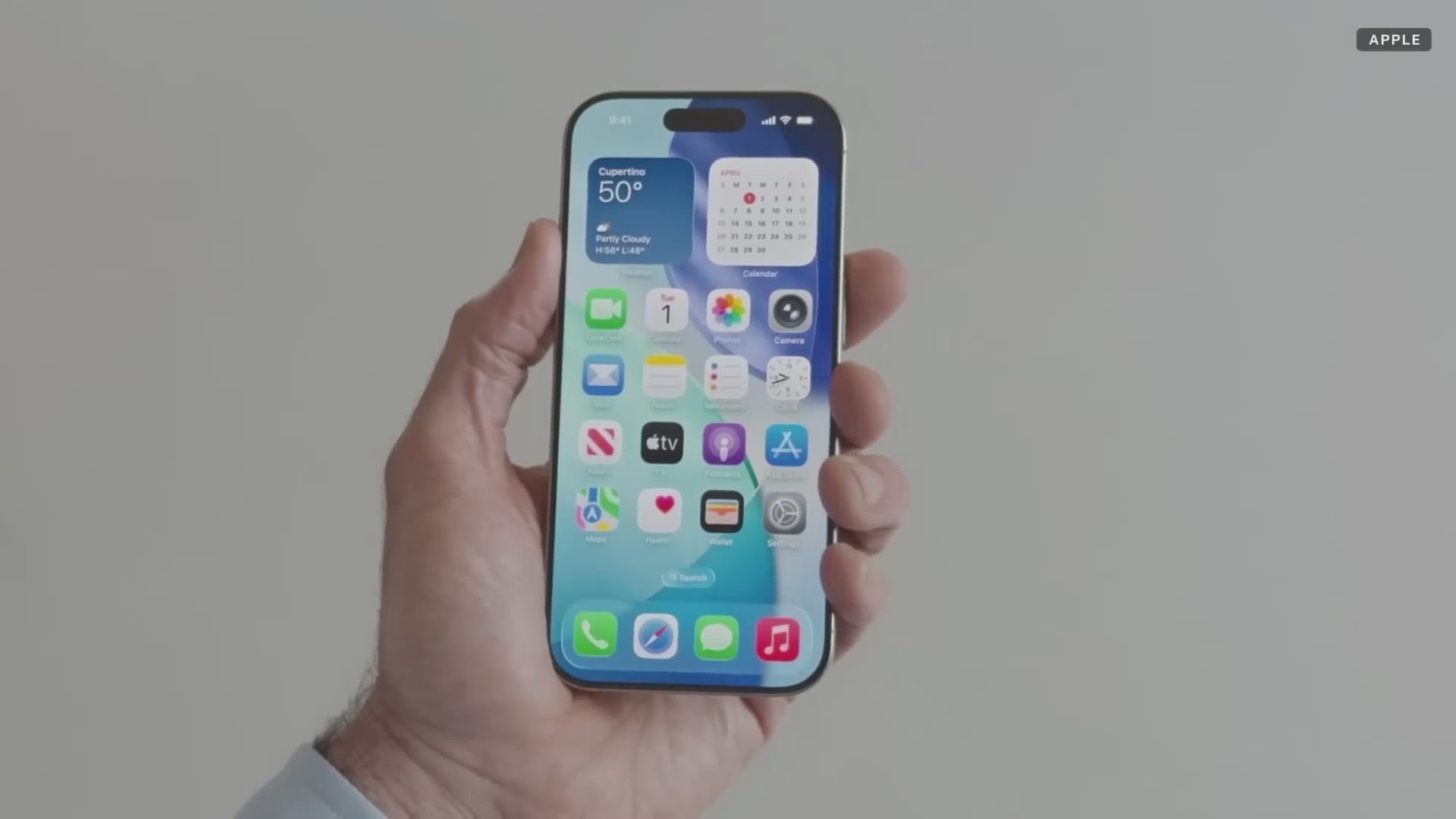 iPhone主屏幕展示Liquid Glass App图标
